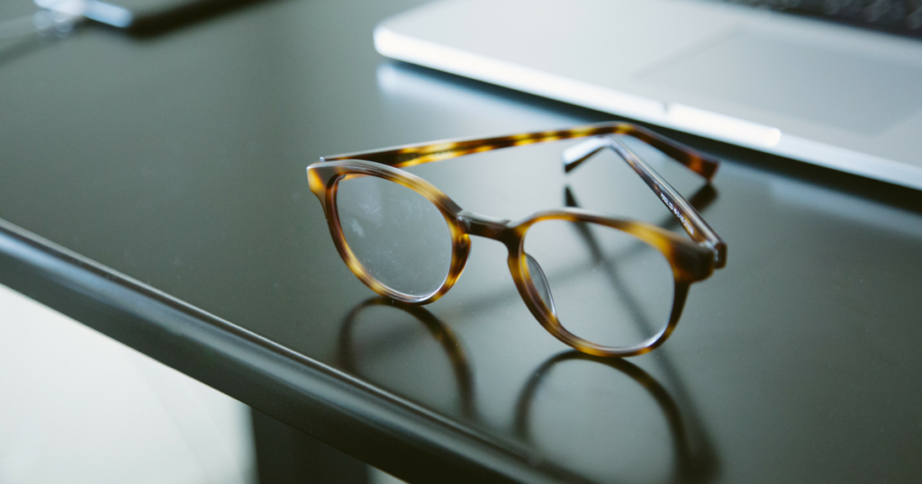 four signs your glasses don't fit